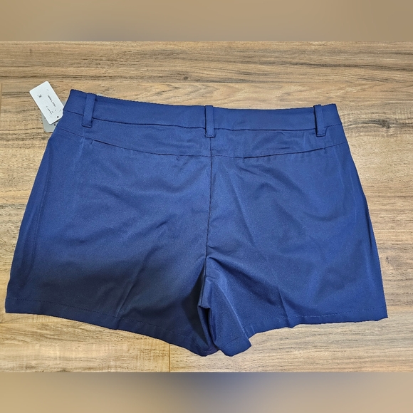 New PGA TOUR Apparel Go To Women's Golf 4.5" Shorts - Picture 4 of 11